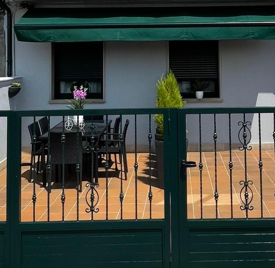 Apartamentos A Illa เรดอนเดลา ภายนอก รูปภาพ